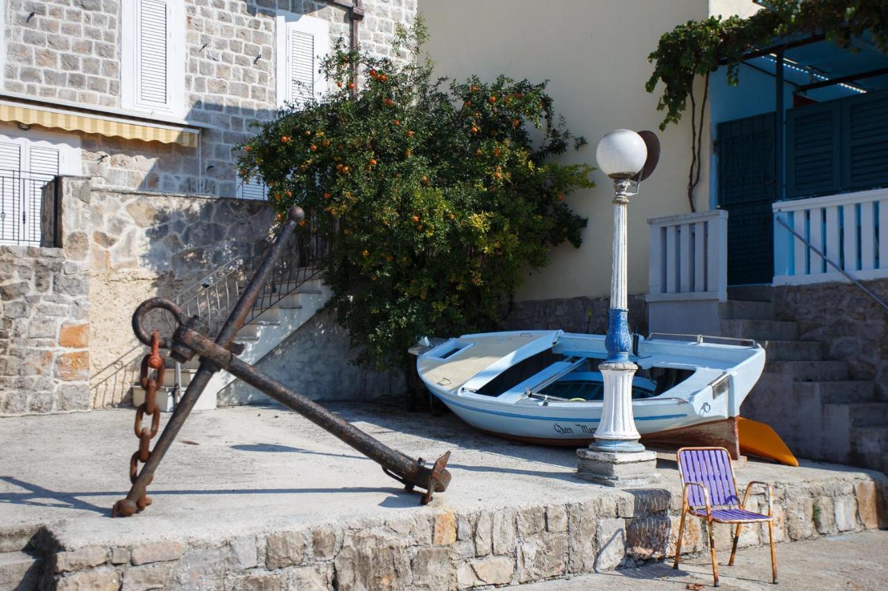Suntime Apartment Tivat Exterior foto