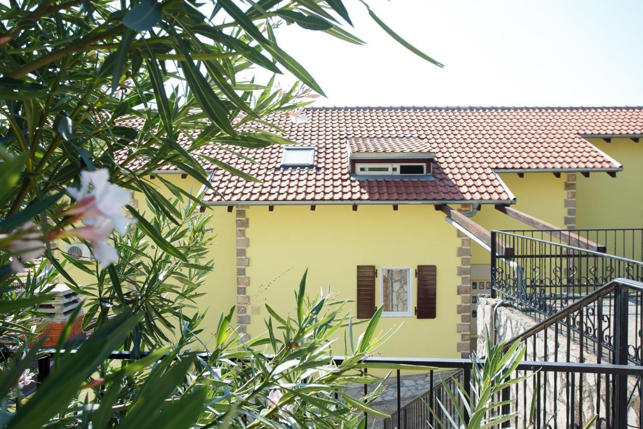 Suntime Apartment Tivat Exterior foto